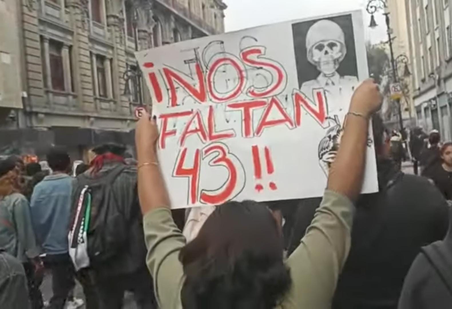 Reinvindicaciones Ayotzinapa irresuelto por AMLO